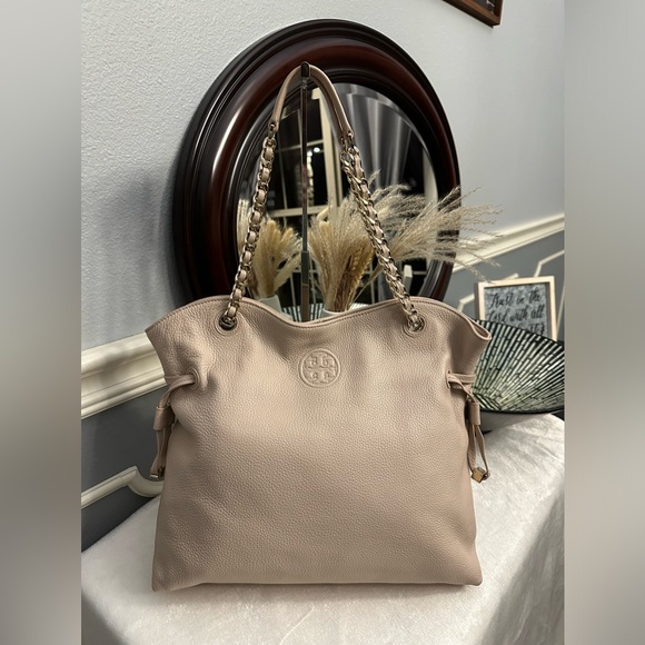 Tory Burch Handbags - Tory Burch like new Marion Slouchy Leather Tote in Blush